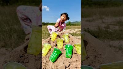 Survival Skills single mom with jelly skills in forest camping outdoors bushcraft jelly