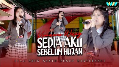 SEDIA AKU SEBELUM HUJAN  Idgitaf Vivianne Wang ft. SantYu Band live cover