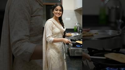 Winter Comfort Food Hot Makki Ki Roti with Butter Indian Home Cooking VlogIndianFoodIndianKitchen