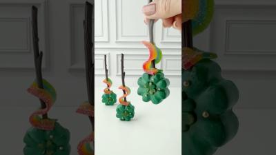 stpatricksday cakepops cakedecorating edibleart