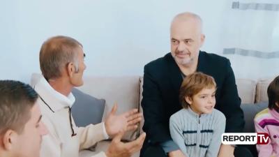 Me dritën e ndezur të së ardhmes Rama mban premtimin shtëpi të re familjes Ahmeti në Vlorë