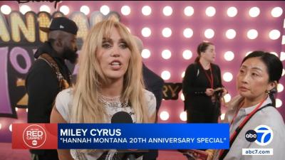 Miley Cyrus returns to her Hannah Montana roots to fete anniversary special