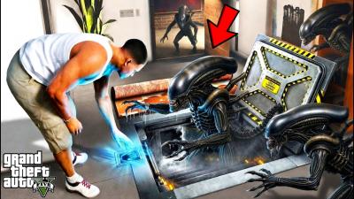 Franklin Building Secret Basement to Hide from Aliens in GTA 5  SHINCHAN and CHOP