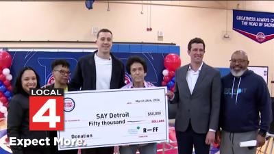 Pistons Duncan Robinson shares personal story while supporting Detroit youth mental health